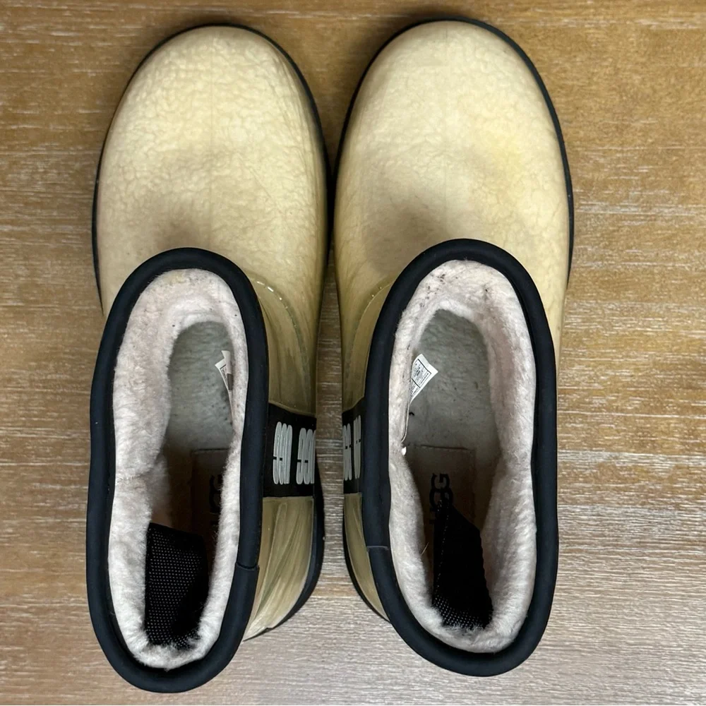 UGG‎ Classic Clear Mini Boot Faux Shearling Natural/Blk Sz 8 *FLAW*